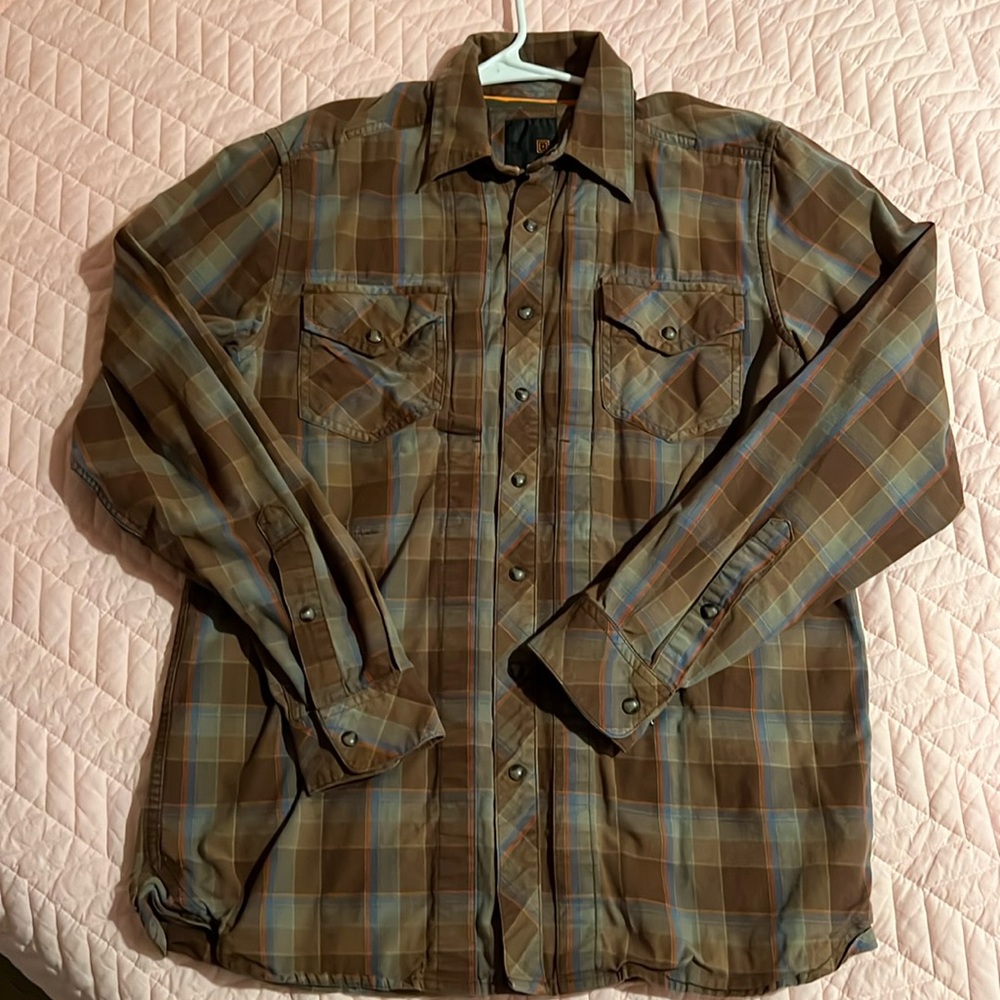 Men’s 511 plaid button down shirt. Pearl buttons, size small